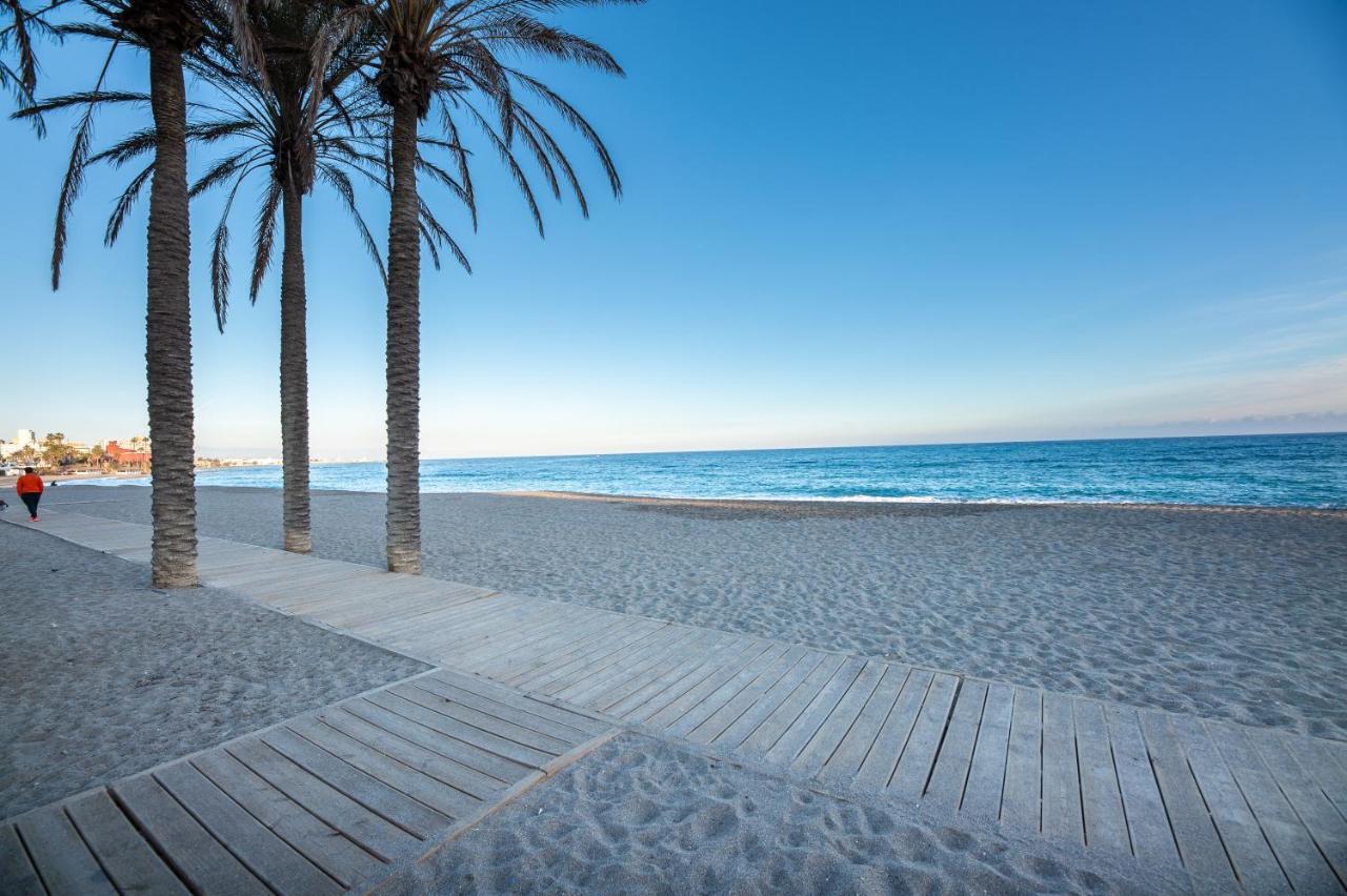 Modern Apartment Next To The Beach, Pets Friendly Benalmádena Eksteriør bilde
